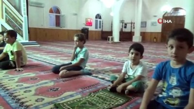 cami insaati -  Büyükler inşaata, küçükler camiye Videosu