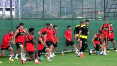 futbol takimi - İlhan Palut’tan transfere ilişkin açıklama Videosu