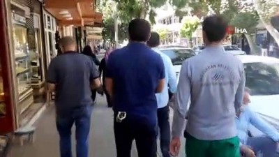 polis ekipleri -  Karantinadan ikinci defa kaçıp alışveriş yaptı Videosu