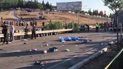 hanli -  Manisa'da feci kaza... Üzüm işçilerini taşıyan traktörle transit çarpıştı: 2 ölü 9 yaralı Videosu