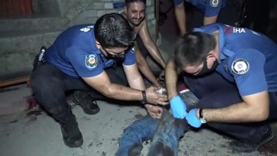 polis ekipleri -  Sokak ortasında bıçak yaraları olan bir kişi bulundu Videosu