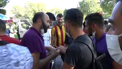 beraberlik - Yeni Malatyaspor’a destek olmak için maske dağıttılar Videosu