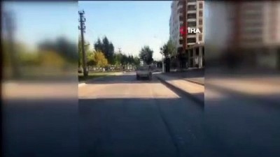 akalan -  Atı kamyonete bağlayan sürücüye ceza yağdı Videosu