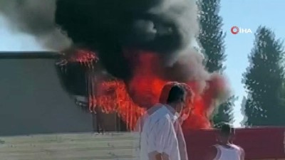 sansi -  Bursa'da park halindeki tır alev alev yandı Videosu