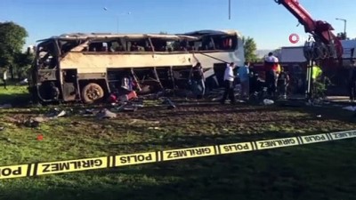 servis otobusu -  Eskişehir’de feci kaza: 2 ölü, 12 yaralı Videosu