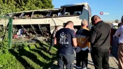 servis otobusu -  Eskişehir’de servis otobüsü devrildi: 2 ölü Videosu