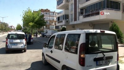 polis telsizi -  Güvenlikçinin püskürttüğü soyguncular kıskaç altı Videosu