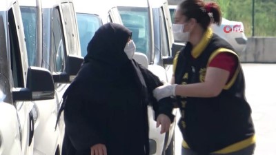 yasli kadin -  70 yaşındaki yankesici kadın tutuklandı Videosu