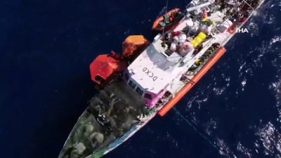 yardim gemisi -  - Banksy'nin finanse ettiği yardım gemisi Akdeniz’de mahsur kaldı Videosu
