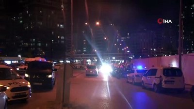  Başakşehir Yaşargül Caddesi üzerinde etrafa ateş açarak başına silah dayayan şahıs bir binaya girdi