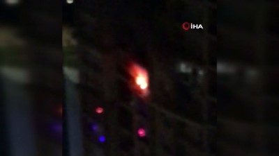 Başakşehir’de 15 katlı binada korkutan yangın