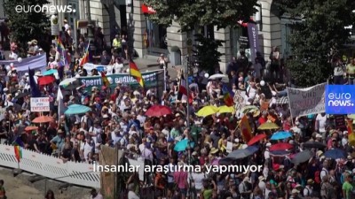 euronews - Berlin hükümetinden maske karşıtı eyleme tepki: Haklarınızı suistimal ediyorsunuz Videosu
