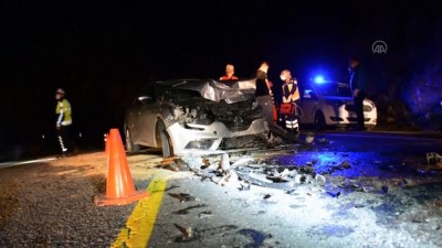 gana - iki otomobil çarpıştı: 1 ölü, 4 yaralı - GÜMÜŞHANE Videosu