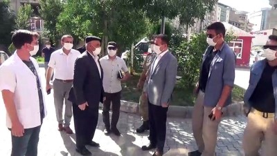 tahkikat - Vali Akbıyık, kazada hayatını kaybedenlerin ailelerini ziyaret etti - HAKKARİ Videosu