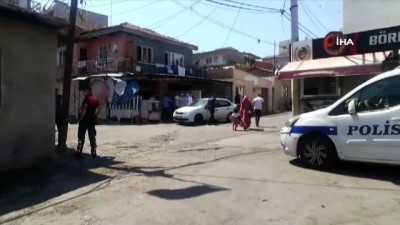 polis ekipleri -  İzmir’de iki aile arasında kavga: Şişeler havada uçuştu Videosu