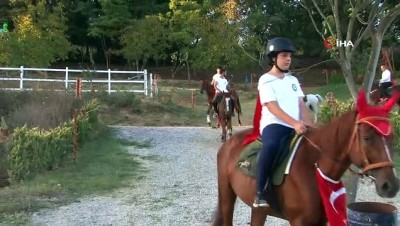 spor kompleksi -  Şehit çocukları Sakarya Atlı Spor Köyü’nde gönüllerince eğlendi Videosu