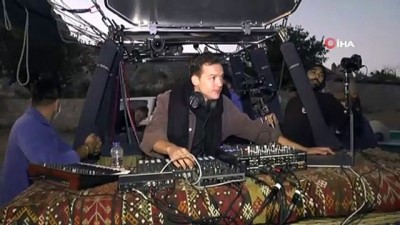 sicak hava balonu -  Dünyaca ünlü DJ Ben Böhmer, Kapadokya’da balonda DJ performansı sergiledi Videosu