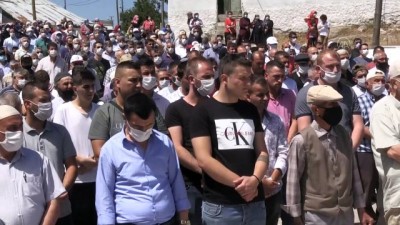 koy mezarligi - Gazdan zehirlenerek hayatını kaybeden 2 kişi toprağa verildi - KIRKLARELİ Videosu