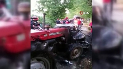  Traktörle kafa kafaya çarpışan otomobil yanarak hurda yığınına döndü