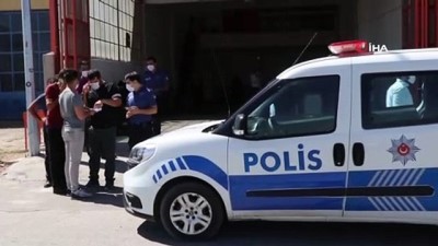 silahli kavga -  Karaman'da kardeşlerin silahlı kavgasında kan aktı: 1 yaralı Videosu