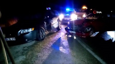 kaygan zemin -  Kaygan zeminde feci kaza: 4 yaralı Videosu