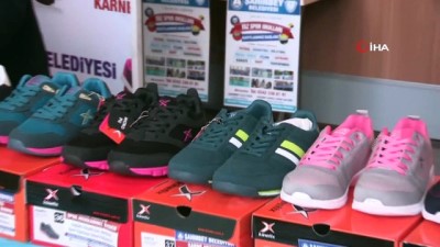 spor ayakkabi -  Şahinbey Belediyesi’nden randevulu ayakkabı dağıtımı Videosu