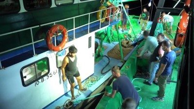 isten cikarma -  Ayvalık'ta balıkçılar 'Vira Bismillah' dedi Videosu