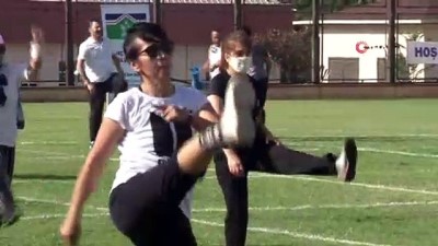  Bahçelievler'de sosyal mesafeli sabah sporu