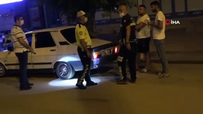 para cezasi -  Huzur uygulamasından kaçıp polis motosikletine çarptı Videosu