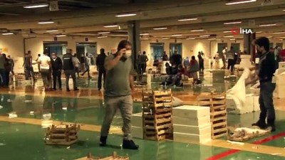 ana yasa -  İstanbul Gürpınar Su Ürünleri Hali’nde satış sezonu başladı Videosu