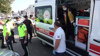 polis ekipleri -  Kocaeli'de 2 otomobil çarpıştı: 3 yaralı Videosu