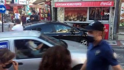 polis ekipleri -  Gaz yerine frene bastı dükkana girdi: 1 yaralı Videosu