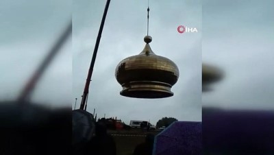 benin -  - Rusya'da inşaat halindeki kilisenin kubbesi vinçten düştü Videosu