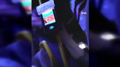 polis ekipleri -  Turistlere hakaret edip, minibüsten attı...Şoför ile yolcular arasındaki tartışma kamerada Videosu