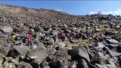  Vanlı dağcıların 15 gün içerisinde ikinci Ağrı Dağı tırmanışı