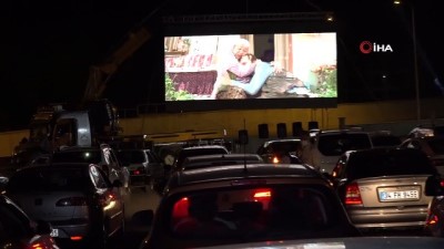  Bingöl’de arabalı sinema keyfi