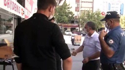 polis ekipleri -  Maskeli vatandaştan çay içen vatandaşa tepki: 'Sen çay, sigara içeceksin diye neden yasağa maruz kalalım' Videosu