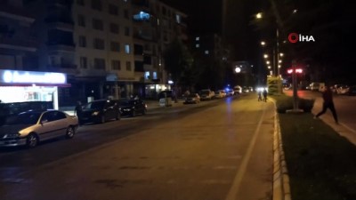  Park halindeki çekiciye çarpan araç alev aldı