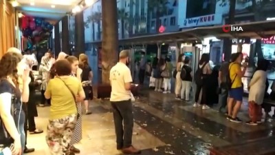  Denizli’de sağanak yağış hayatı olumsuz etkiledi