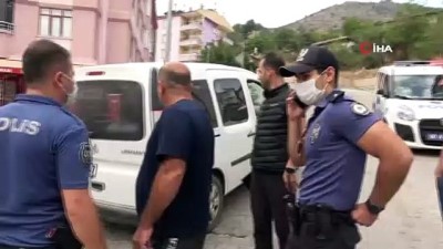 polis merkezi -  Aranan hırsızı kadının çığlıkları ele verdi... Hırsızın saklandığı evdeki kadın ve çocuklar camdan kurtarıldı Videosu