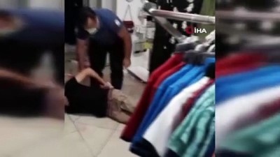 polis ekipleri -  Karısını boğazından bıçaklayan adam vatandaşlar tarafından etkisiz hale getirildi Videosu