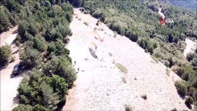 havacilik egitimi -  Abant Tabiat Parkı üzerinde paraşütle uçtular Videosu