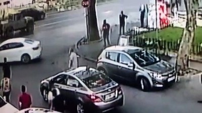  Fatih’te cami çıkışı silahlı saldırı kamerada