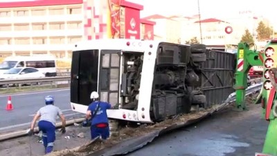  Pendik’te kaza yapan yolcu otobüsün enkazı kaldırıldı