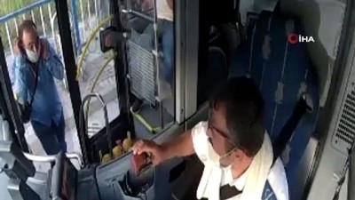 vatandaslik -  Otobüs sürücüsünden örnek davranış...Bulduğu para dolu cüzdanı sahibine böyle teslim etti Videosu