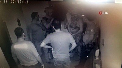 polis ekipleri -  Özel harekatçılardan sevgilisini balkondan sarkıtan adama operasyon Videosu