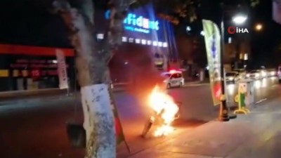 polis merkezi -  Polislere kızıp motosikletini ateşe verdi Videosu