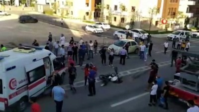 polis ekipleri -  Elazığ’da otomobil ile motosiklet çarpıştı, kurye hayatını kaybetti Videosu