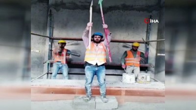 bulduk -  İnşaat malzemeleriyle defile yapıp şarkı söyleyen işçiler, sosyal medyayı salladı Videosu