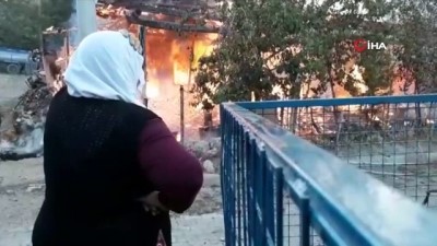  Evleri gözlerinin önünde küle döndü